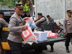 Kunjungi Kampung Rusip, Kapolres Aceh Tengah Salurkan 20 Paket Sembako Pada Warga Kurang Mampu