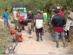 Warga kampung Umang Kecamatan Linge,kompak Gotong Royong,Bersih Jalan Utama Dusun Pantan Jemungket.
