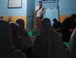 Reje Umang,Wahyu Putra Isi Ceramah Hari Pertama Ramadhan Di Masjid Almunawarah Kampung Umang.