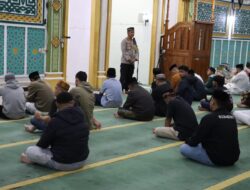 Shalat Subuh Berjamaah Bersama Warga Takengon, Kapolres Sampaikan Himbauan Kamtibmas
