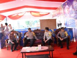 Wakapolda Aceh Tinjau Kesiapan Pos Pelayanan Operasi Ketupat Seulawah 2024 Polres Aceh Timur Disertai Pemberian Bingkisan