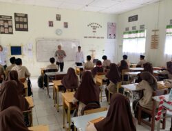 Kapolsek Di Aceh Tengah Sosialisasi Penerimaan Calon Anggota Polri Di Sekolah Dan Kepada Masyarakat