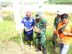 Kodim 0117/Aceh Tamiang Melaksanakan Penanaman Vetiver Bersama Forkompinda Untuk Antisipasi Terjadinya Bencana Alam Longsor