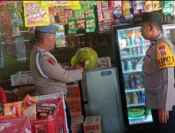 Kapolsek Linge Beserta Personel cek Harga dan ketersediaan Sembako Dipusat Perbelanjaan
