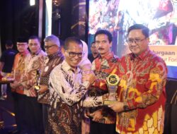 Kapolda Aceh Terima Penghargaan Serambi Awards 2024
