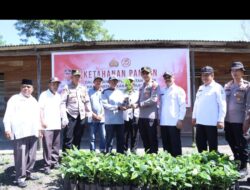 Dukung Ketahanan Pangan, Polres Bener Meriah Berikan Bibit Kopi Kepada Kelompok Tani