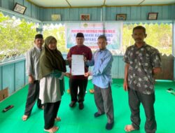 Penyerahan Sertifikat Produk UMKM Halal Kampung Glp Gading Jenis Produk Tape Ubi,Gula aren,Keripik Ubi,Kerupuk Opak