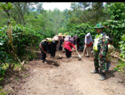 Peduli lingkungan, ibu – ibu PKK Kampung Sabun Timur adakan Gotong Royong