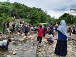 Lomba ngelok di padati penonton