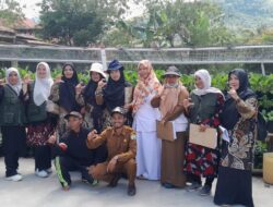 “RUHDIANSYAH” REJE PAYA REJE TAMIDELEM GANDENG IBU IBU DARI PUKESMAS DAN BPP KUNJUNGI PEKARANGAN WARGA