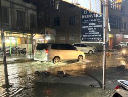 Di Guyur Hujan, Jalan Abdul Wahab Kebayakan Tergenang Air