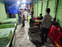 Sinergitas TNI-Polri Jaga Kondusifitas Jelang Pilkada, Polsek Ketol dan Koramil Gelar Patroli Dialogis.