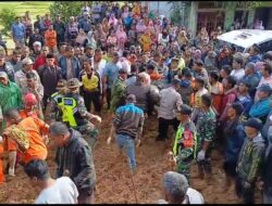 PANGDAM IM BANTU EVAKUASI KORBAN TANAH LONGSOR DI ACEH TENGAH