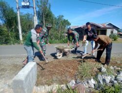 Jalin Kebersamaan, Babinsa Gotong Royong Di Mushola