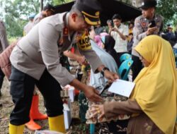 Jumat Berkah, 20 Warga Kampung Mulie Jadi Sumringah Terima Paket Sembako Polres Aceh Tengah