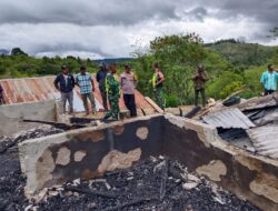 Polsek Linge Dan Koramil 05 isaq Datangi Lokasi Kebakaran Rumah Di Kampung Gemboyah