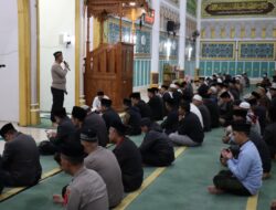 Safari Subuh Di Masjid Ruhama, Kapolres Aceh Tengah Ajak Jaga Diri Dan Keluarga Dari Perbuatan Negatif