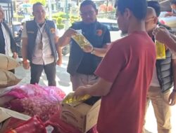 Sat Reskrim Polres Aceh Tengah Cek Takaran Dan Harga Minyak Kita Yang Beredar di Pasar