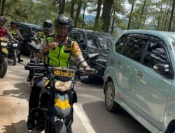 Kapolres Aceh Tengah Bersama Pju Dan Personel Patroli R2 Monitoring Arus Lalulintas Di Jalur Mudik Dan Lokasi Wisata