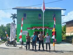 Semarakan HUT RI,Ke- 80 Aparatur Kampung Mungkur Bersama Bhabinkamtibmas Pasang Umbul-umbul,