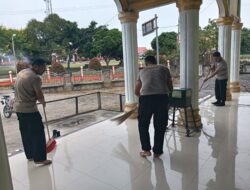 Jajaran Polres dan Polsek Aceh Tengah Kompak Bersama Warga, Gelar Jumat Bersih di Lingkungan dan Masjid