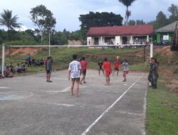 Kebersamaan TNI dan Rakyat Terjalin di Lapangan Voli Desa Kute Keramil