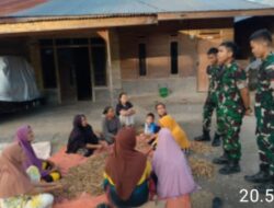 Menyatu dengan Masyarakat, Satgas TMMD ke 126 Desa Kute Keramil Kec Linge mempererat kemanunggalan.