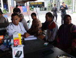 Polres Aceh Tengah Hadirkan Layanan Kesehatan Gratis bagi Masyarakat Terdampak Bencana
