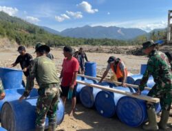 Satgas Gulbancal Kodim 0106/Aceh Tengah Bangun Jembatan Apung.