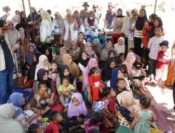 Di Tengah Pemulihan Bencana, Anak-anak Pengungsi Pantan Nangka Jalani Sunat Gratis di Bawah Tenda Oranye BNPB