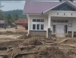 Masyarakat dan Perangkat Kampung Reje Payung Kompak Laksanakan Gotong Royong di SMPN 26 dan SDN 10 Linge Kampung Reje Payung.