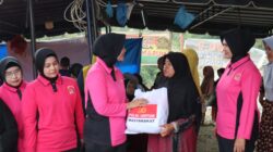Ketua Bhayangkari Cabang Aceh Tengah Distribusikan Bantuan Ketua Bhayangkari Daerah Aceh untuk Korban Bencana