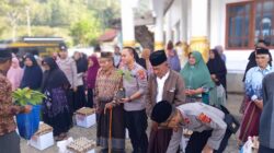 Jumat Barokah, Polres Aceh Tengah Salurkan Sembako ke warga terdampak dan Bibit Buah Dukung Green Policing