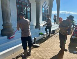 Polres Aceh Tengah Gotong Royong di Dua Masjid, Wujudkan Lingkungan ASRI Jelang Lebaran