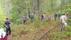 Warga PantanNangka Gotong Royong Perbaiki Pipa Air Bersih Secara Swadaya.