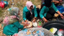 Kelompok 1 PPKPM IAIN Takengon Desa Kemerleng Bersama Camat Linge dan Reje Se-Kecamatan Linge Salurkan Bantuan untuk Korban Kebakaran di Jagong Jeget