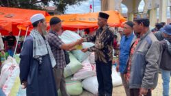 Pemdes Kampung PantanNangka Salurkan Bantuan kepada Korban Kebakaran Jagong Jeget.