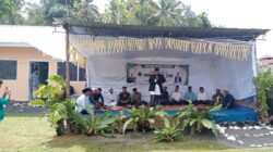 TGK.Riskana isi Ceramah, Dengan tema ” Meneladani Akhlak serta Meningkatkan Kecintaan Kita Kepada Rasulullah Muhammad Saw”