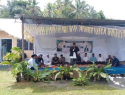 TGK.Riskana isi Ceramah, Dengan tema ” Meneladani Akhlak serta Meningkatkan Kecintaan Kita Kepada Rasulullah Muhammad Saw”