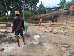 Polemik Pembangunan TK Negeri Kampung Bah Disorot, Transparansi Anggaran dan Dualisme Kepemimpinan Dipertanyakan
