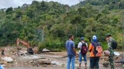 .  Anggota Posramil 08/SN Laksanakan Monitoring Normalisasi Sungai
